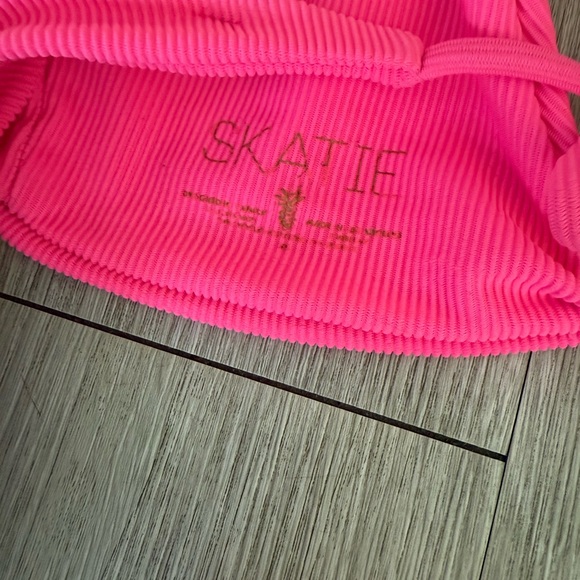 Skatie Pink Bikini Set - Picture 4 of 5